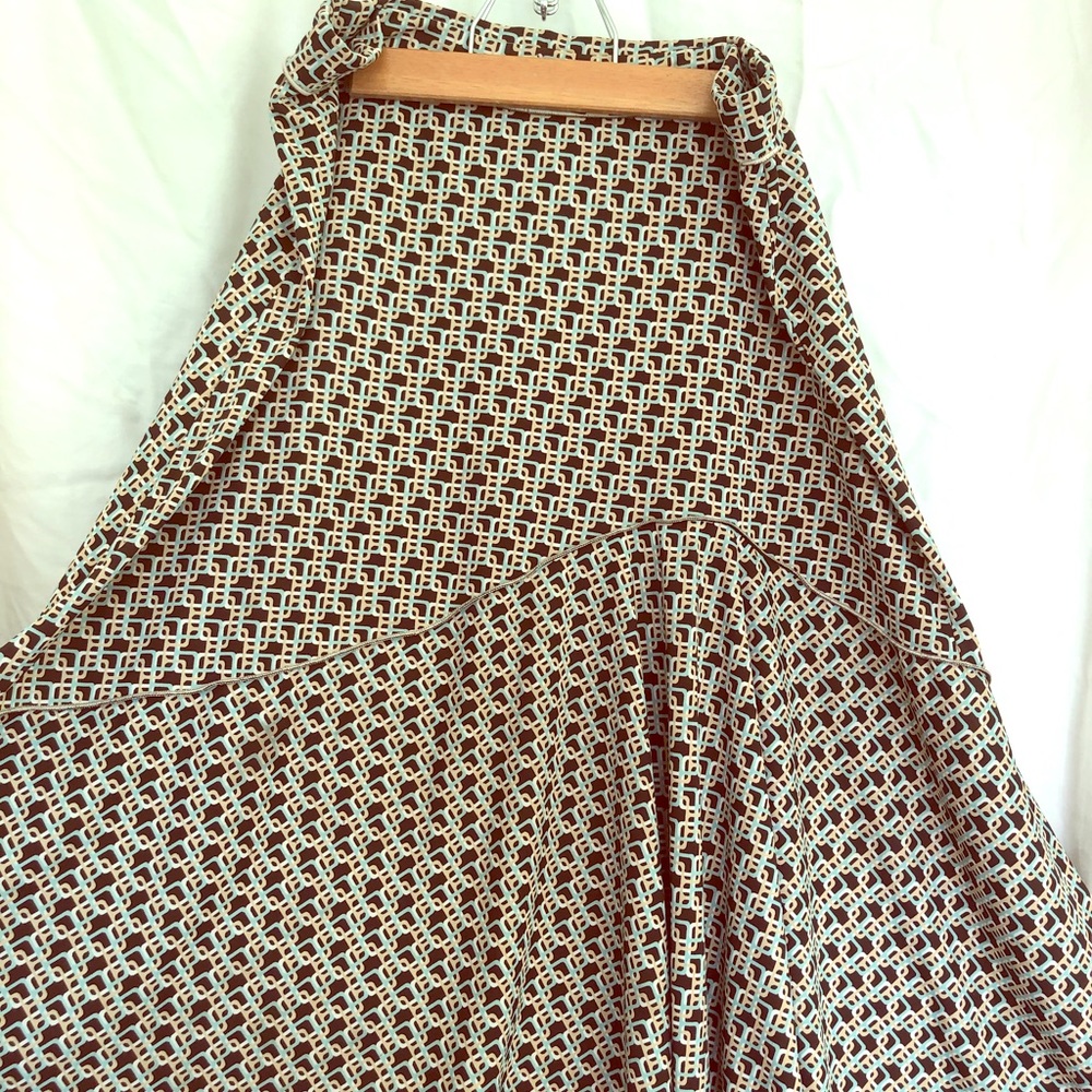 Max studio Swingy skirt.
